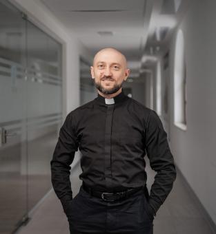 Father Andriy Zelinskyi
